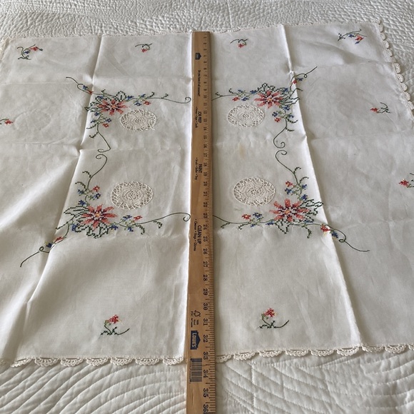 Vintage Italian Tablecloth Handmade Embroidered lace and doily details Square - Picture 7 of 12
